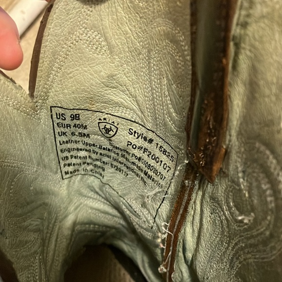 Ariat square toe boots - Picture 5 of 6